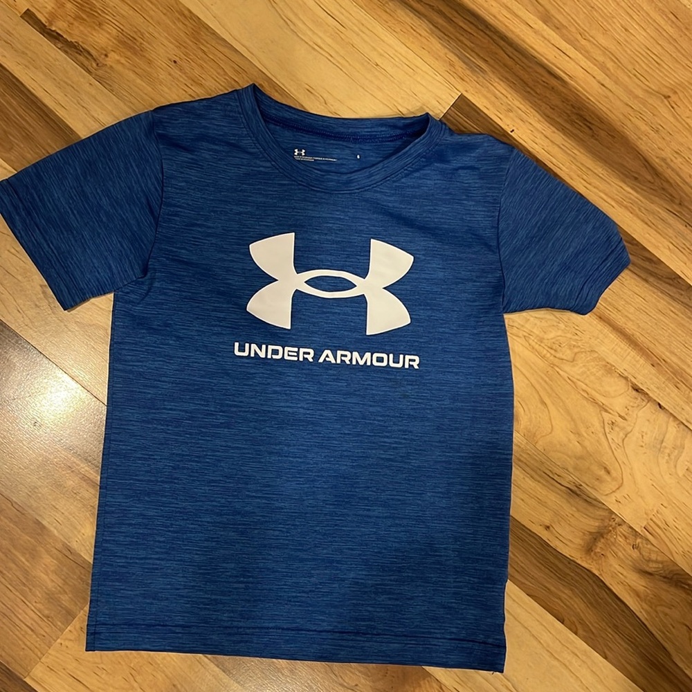 Boys Under Armour dri-fit tee